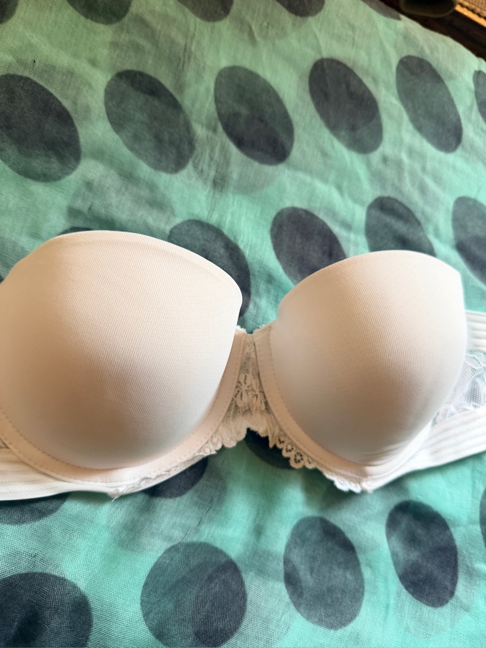Maidenform White Lace Trim Strapless Bra